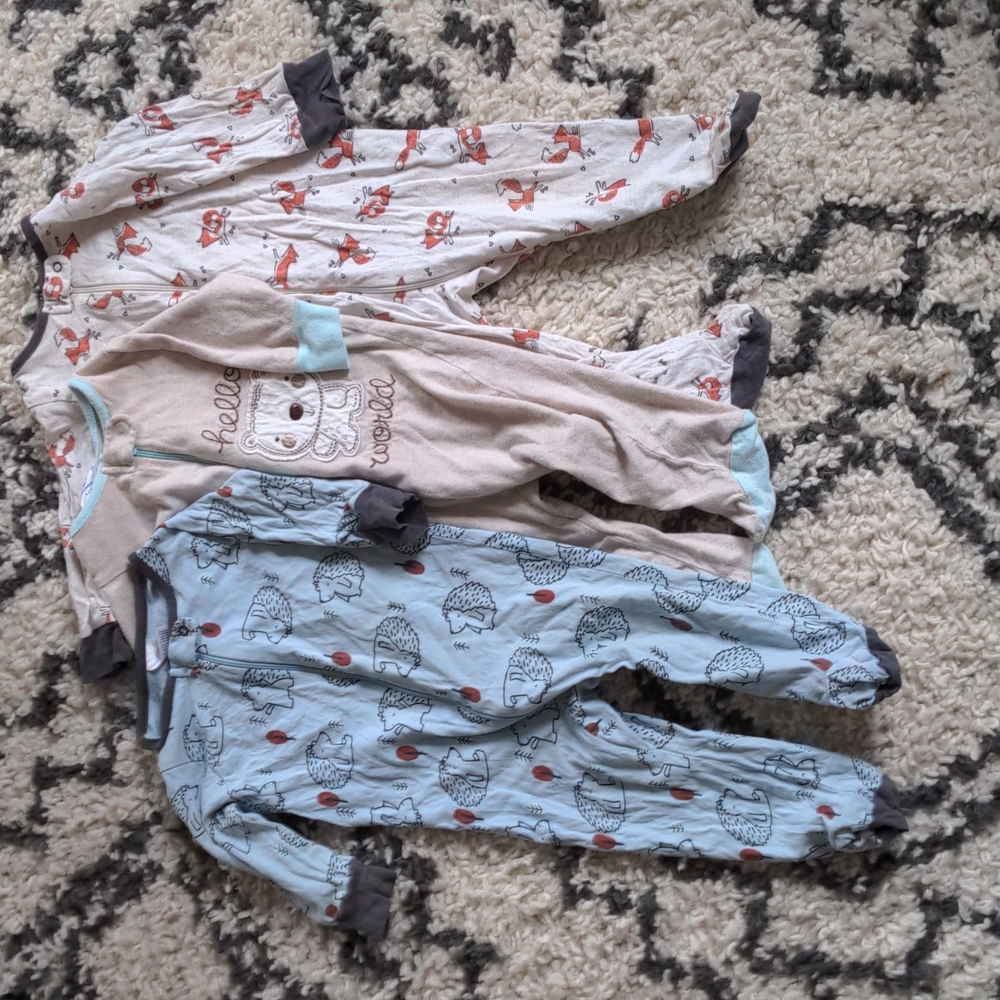Gerber baby footed pajamas set of three bundle sized 3-6 and 6-9 months
